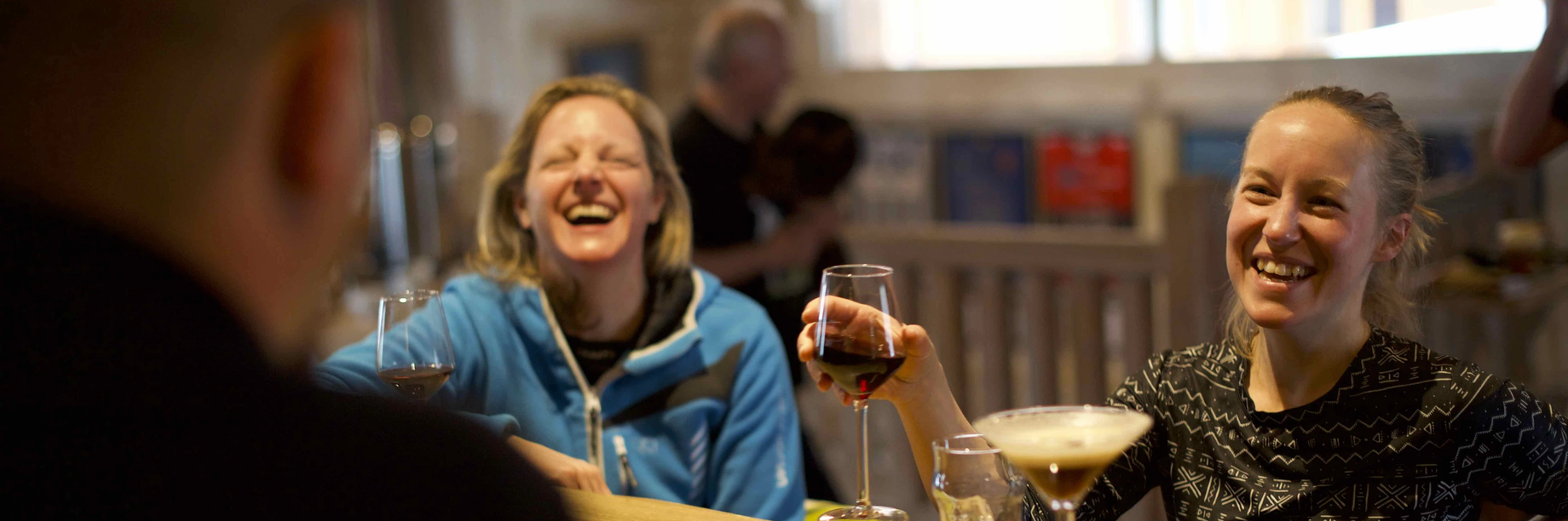 Chalet hotel lecrin -  bar laughing