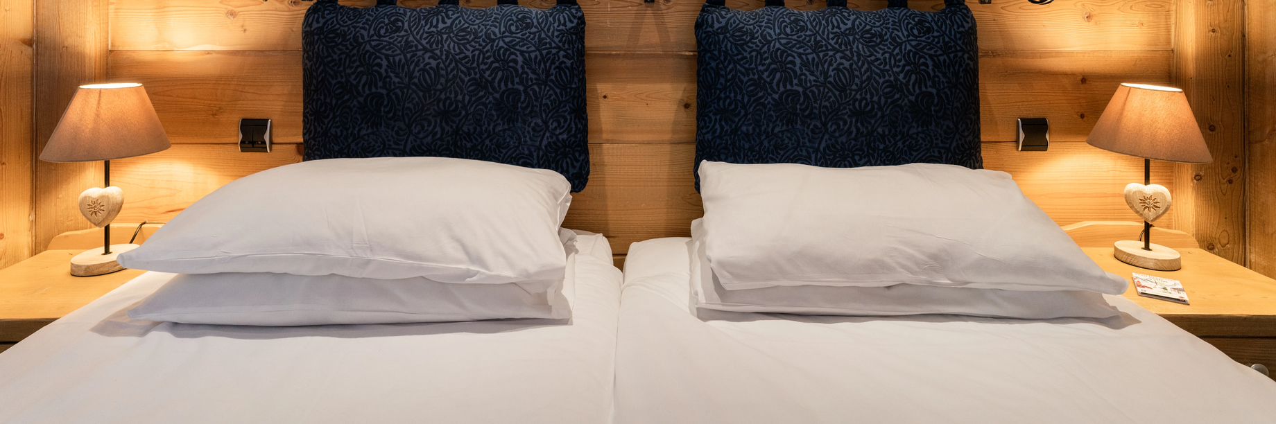 Chalet hotel lecrin - bed close
