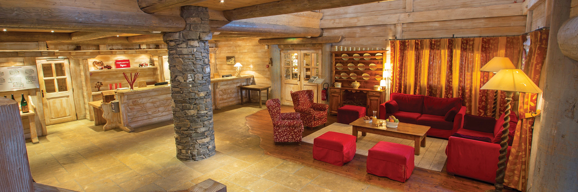 Chalet hotel lecrin -  lobby