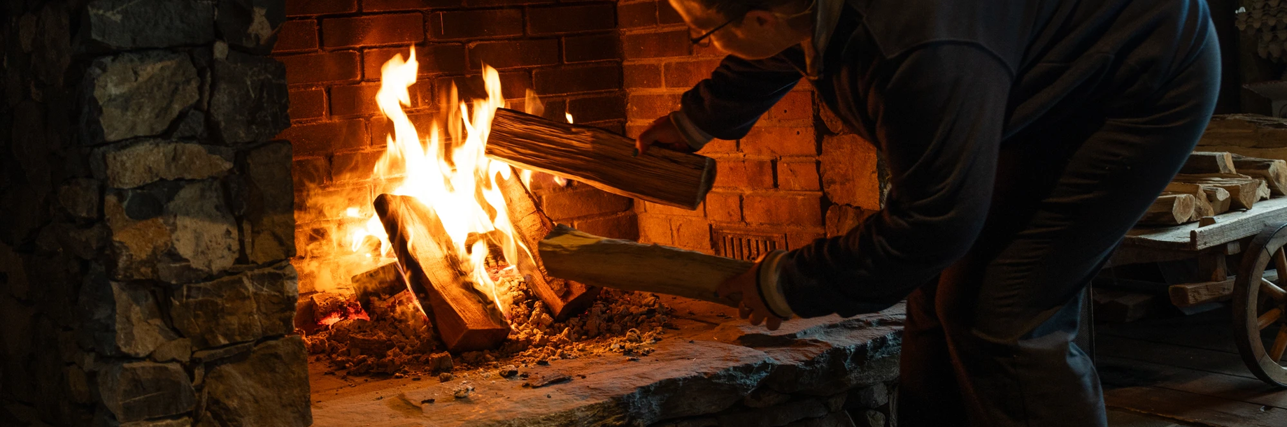 Chalet hotel lecrin -  roaring fire