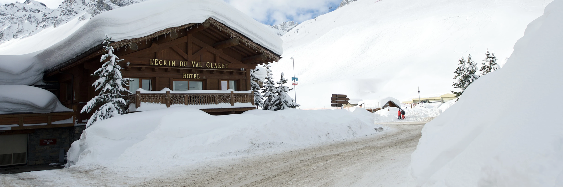 exterior location of ecrin